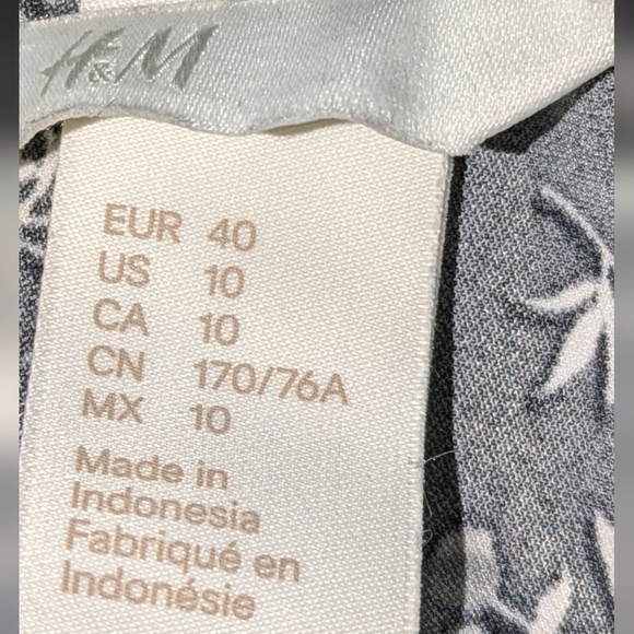 ❤️CLEARANCE❤️ H&M Skirt - Picture 7 of 7